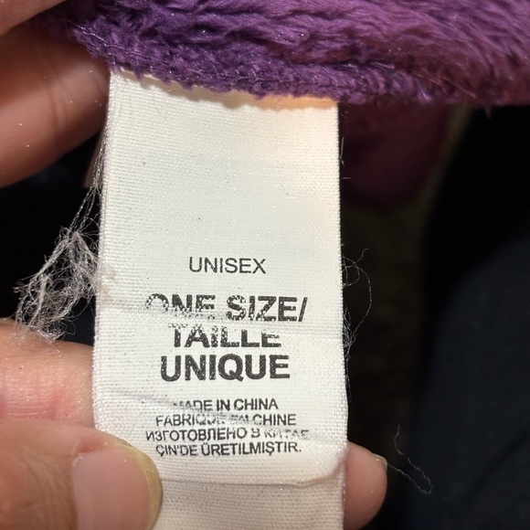 The North Face Fleece Beanie One Size Purple | winter | snow | outdoors | hiking - Picture 4 of 4